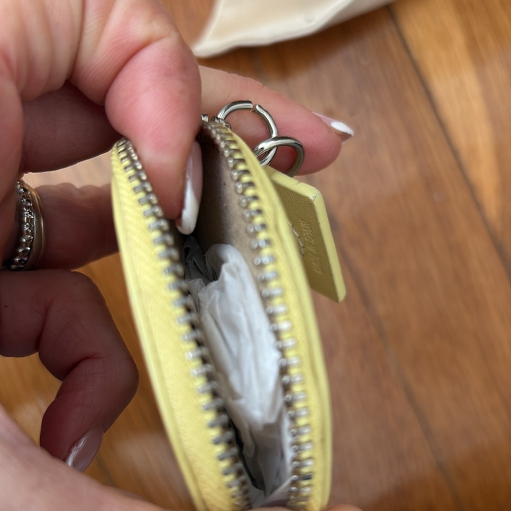 Jacquemus coin purse bag charm brand new dusty yellow color. - Picture 5 of 5
